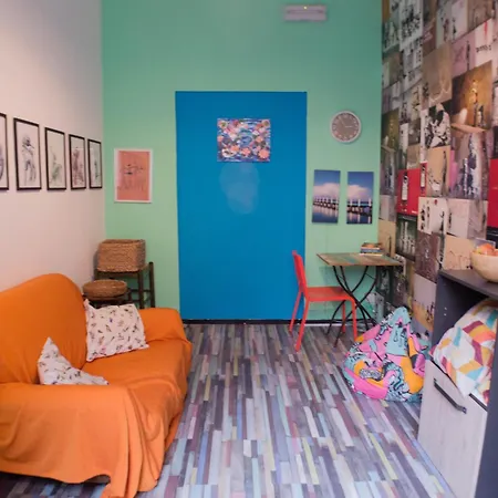 Home Genoa Hostel