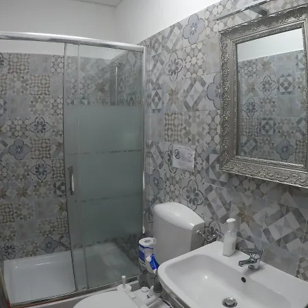 Home Genoa Hostel 호스텔 제노바
