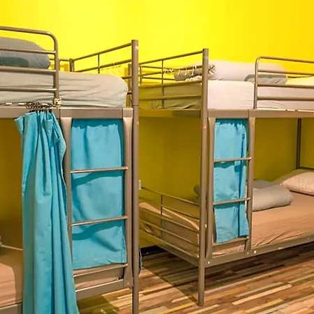 Home Genoa Hostel * Генуя