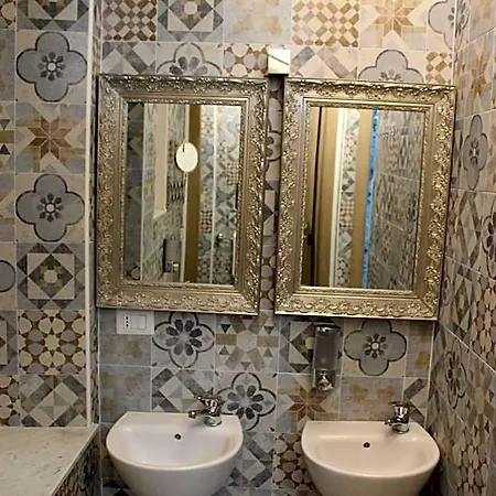 Хостел Home Genoa Hostel *