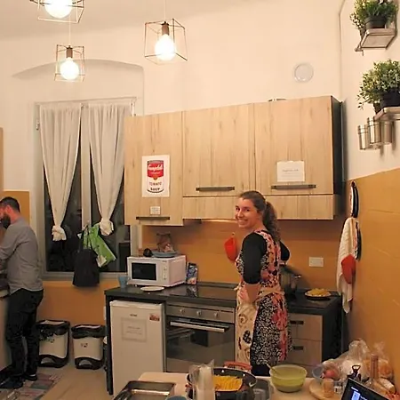 Home Genoa Hostel Генуя