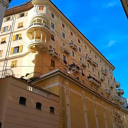 Home Genoa Hostel Генуя