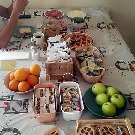 Home Genoa Hostel *