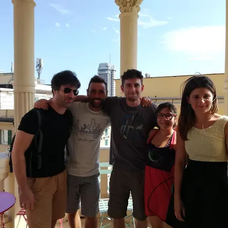 אכסניה Home Genoa Hostel ג'נובה