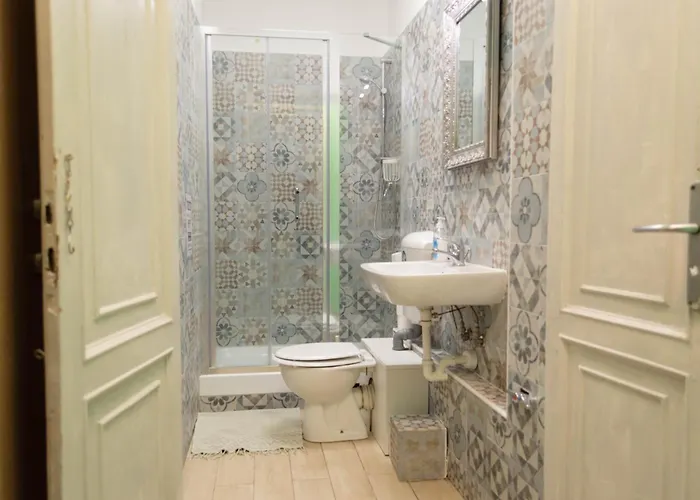 Home Genoa Hostel * Gênes